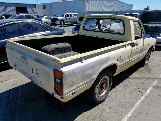 JT4RN34D2C0050846 - 1982 TOYOTA PICKUP 1/2 YELLOW photo 4