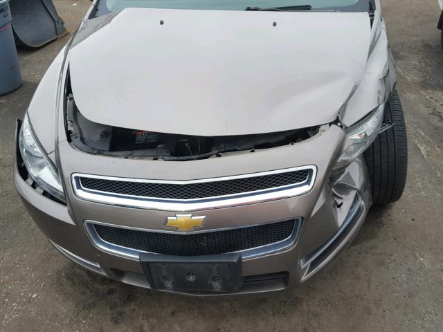 1G1ZC5E09CF282296 - 2012 CHEVROLET MALIBU 1LT GRAY photo 9