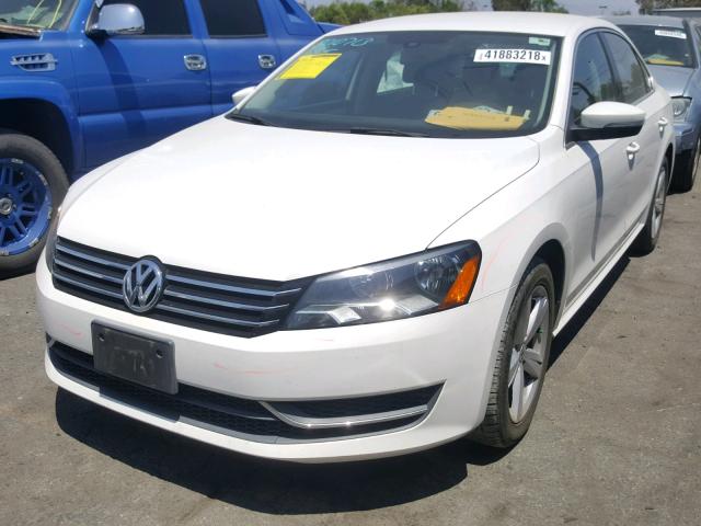 1VWBP7A33DC075881 - 2013 VOLKSWAGEN PASSAT SE WHITE photo 2