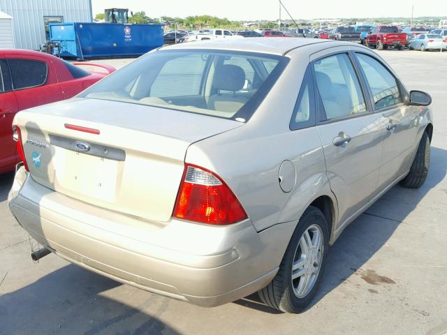 1FAFP34N47W126050 - 2007 FORD FOCUS ZX4 BEIGE photo 4