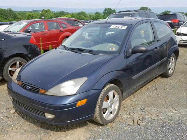 3FAHP31373R138492 - 2003 FORD FOCUS ZX3 BLUE photo 2