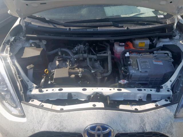 JTDKDTB30J1603340 - 2018 TOYOTA PRIUS C WHITE photo 7