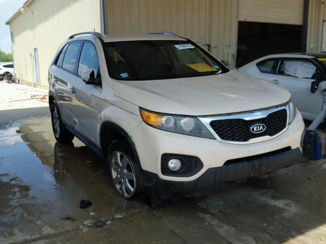 5XYKT3A13BG154384 - 2011 KIA SORENTO BA WHITE photo 1