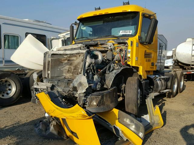 4V4NC9EH6CN539721 - 2012 VOLVO VN VNL YELLOW photo 2