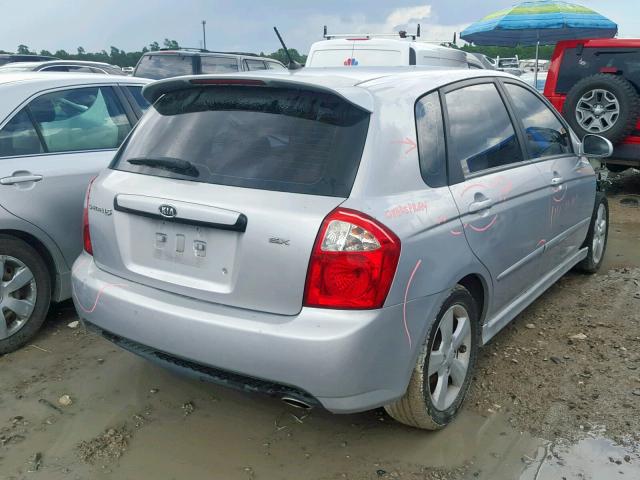 KNAFE161275003929 - 2007 KIA SPECTRA5 S SILVER photo 4