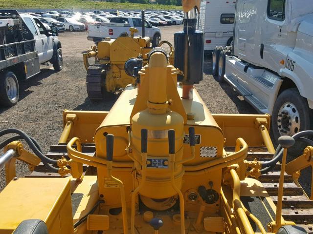 7U39713 - 1952 CATERPILLAR BULLDOZER YELLOW photo 5