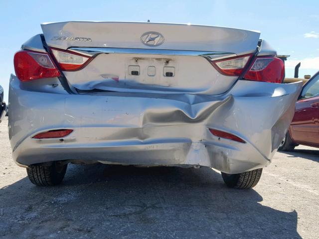 5NPEB4AC7BH047399 - 2011 HYUNDAI SONATA GLS SILVER photo 9