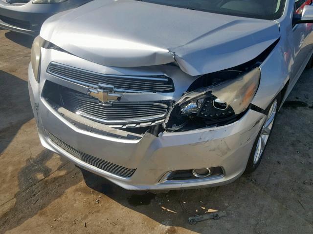 1G11H5SAXDF252379 - 2013 CHEVROLET MALIBU LTZ ვერცხლისფერი ფოტო 9