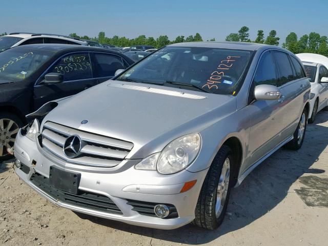 4JGCB22E68A069188 - 2008 MERCEDES-BENZ R 320 CDI SILVER photo 2