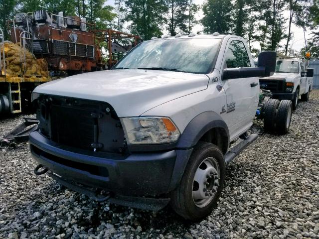 3C7WRKBL2JG291359 - 2018 RAM 4500 WHITE photo 2