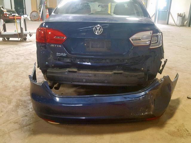 3VW2K7AJ3EM437575 - 2014 VOLKSWAGEN JETTA BASE BLUE photo 9