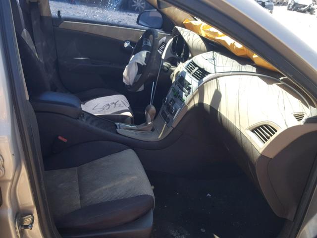 1G1ZA5E04AF289899 - 2010 CHEVROLET MALIBU LS 金色 照片 5