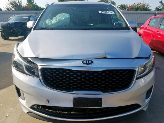 KNDMB5C14G6084506 - 2016 KIA SEDONA LX GRAY photo 9