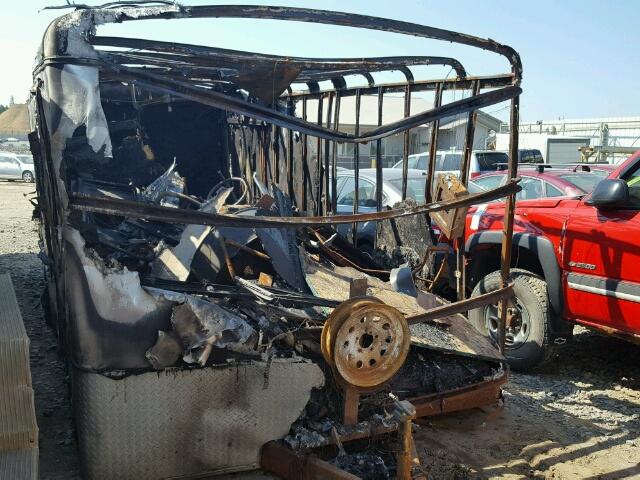 1UK500J20Y1030851 - 2000 INTERNATIONAL ALL MODELS თეთრი ფოტო 1