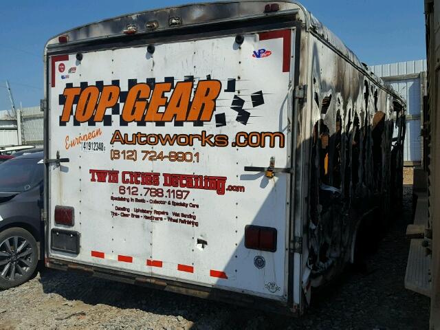 1UK500J20Y1030851 - 2000 INTERNATIONAL ALL MODELS თეთრი ფოტო 4