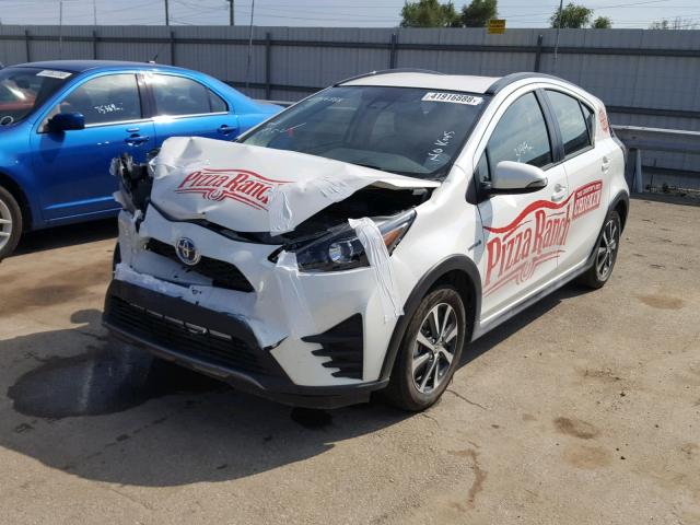 JTDKDTB35J1601437 - 2018 TOYOTA PRIUS C WHITE photo 2