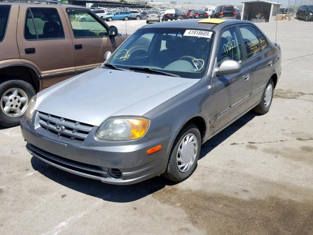 KMHCG45C63U482968 - 2003 HYUNDAI ACCENT GL GRAY photo 2