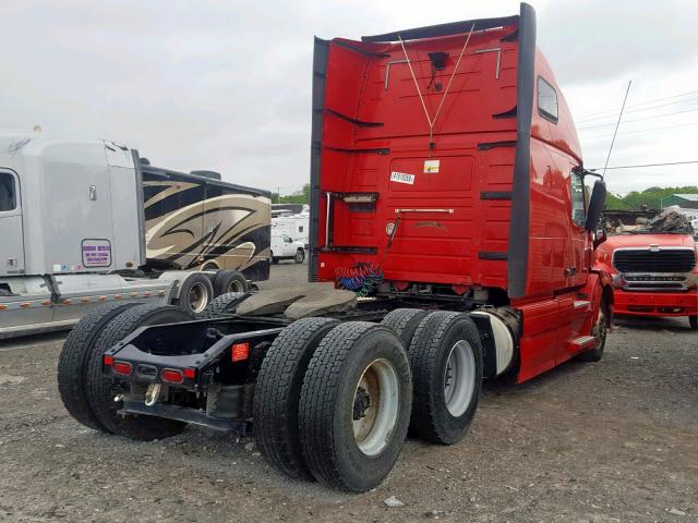 4V4NC9TG6DN132302 - 2013 VOLVO VN VNL RED photo 4