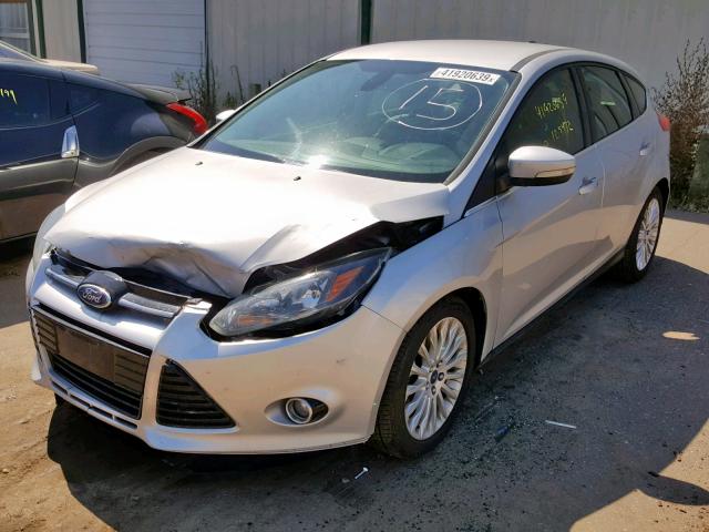 1FAHP3N24CL189402 - 2012 FORD FOCUS TITA SILVER photo 2