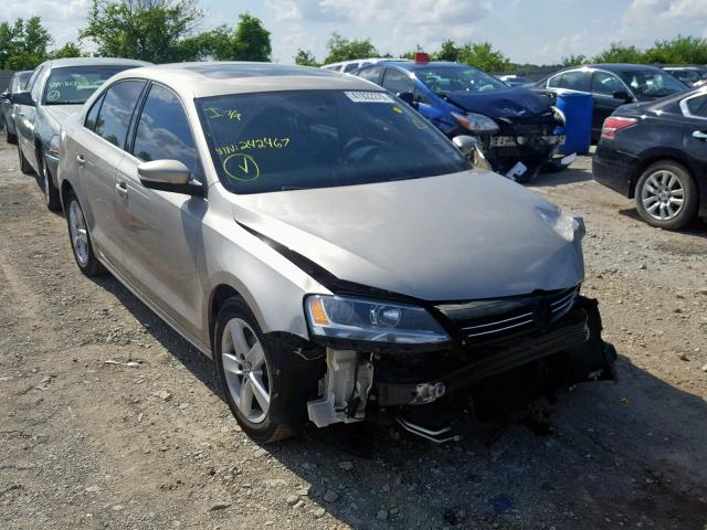 3VWLL7AJ0DM242467 - 2013 VOLKSWAGEN JETTA TDI CREAM photo 1