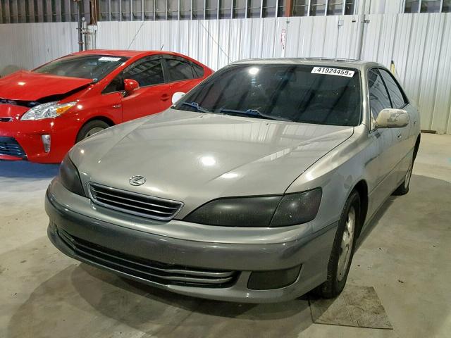 JT8BF28G0Y0262180 - 2000 LEXUS ES 300 GRAY photo 2