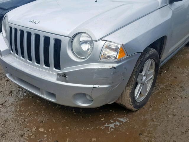 1J8FF47W17D266813 - 2007 JEEP COMPASS SILVER photo 9