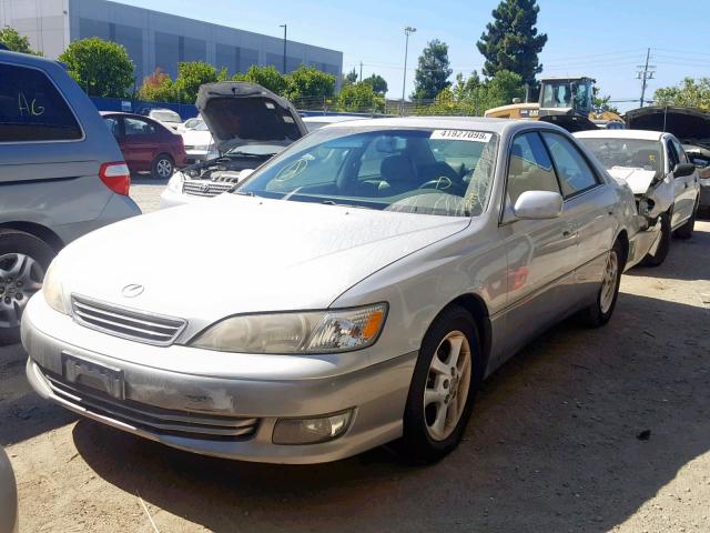 JT8BF28G1Y5087716 - 2000 LEXUS ES 300 SILVER photo 2