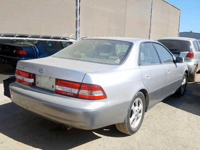 JT8BF28G1Y5087716 - 2000 LEXUS ES 300 SILVER photo 4