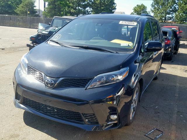 5TDXZ3DC8JS951166 - 2018 TOYOTA SIENNA SE BLACK photo 2