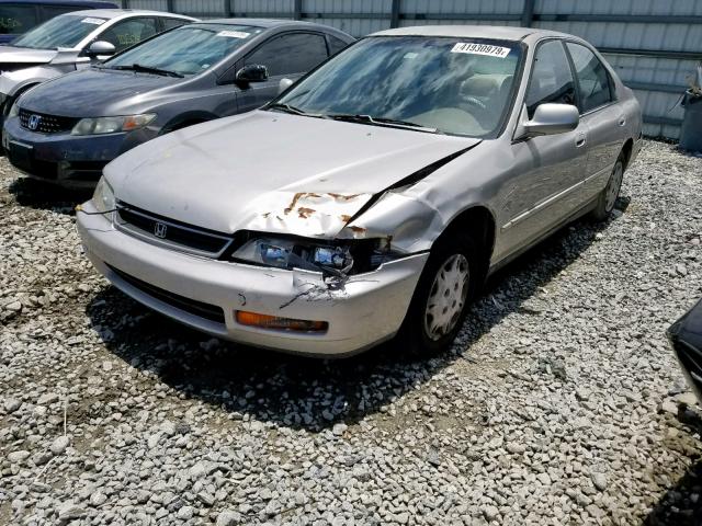 1HGCD5688TA136453 - 1996 HONDA ACCORD DX GOLD photo 2