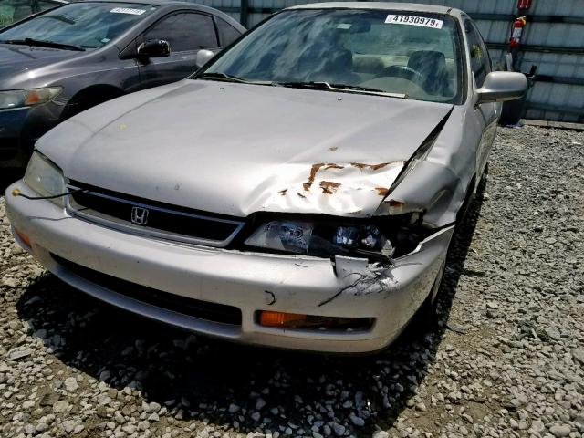 1HGCD5688TA136453 - 1996 HONDA ACCORD DX GOLD photo 9