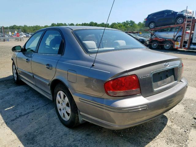 KMHWF25SX4A954765 - 2004 HYUNDAI SONATA GL GRAY photo 3