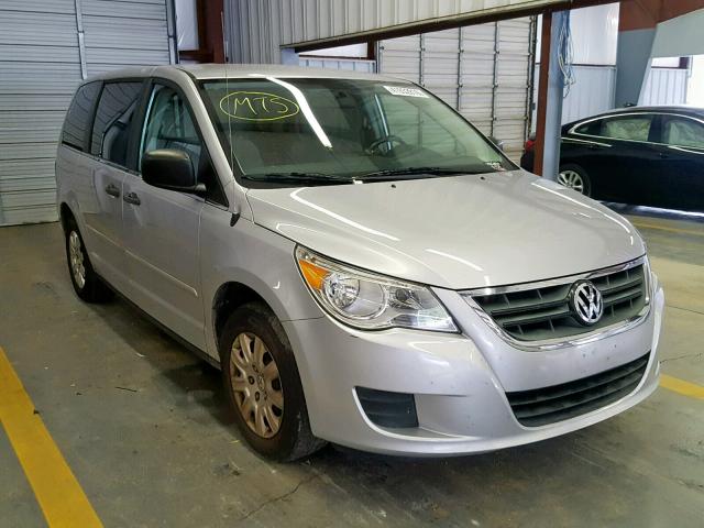 2V4RW4DG6BR621956 - 2011 VOLKSWAGEN ROUTAN S SILVER photo 1