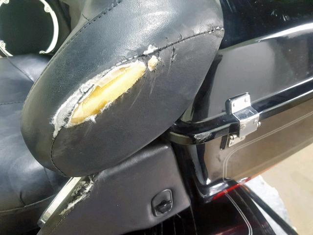 1HD1FC4127Y713712 - 2007 HARLEY-DAVIDSON FLHTCUI BLACK photo 14