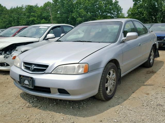 19UUA56691A019862 - 2001 ACURA 3.2TL SILVER photo 2