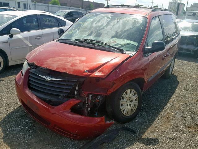 1A4GP45R26B761001 - 2006 CHRYSLER TOWN & COU MAROON photo 2