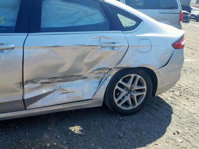 1FA6P0H7XF5127752 - 2015 FORD FUSION SE SILVER photo 9