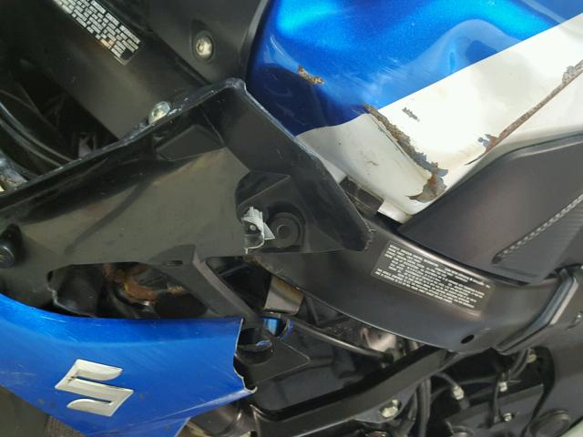 JS1GR7NA7F2101039 - 2015 SUZUKI GSX-S750 BLUE photo 18