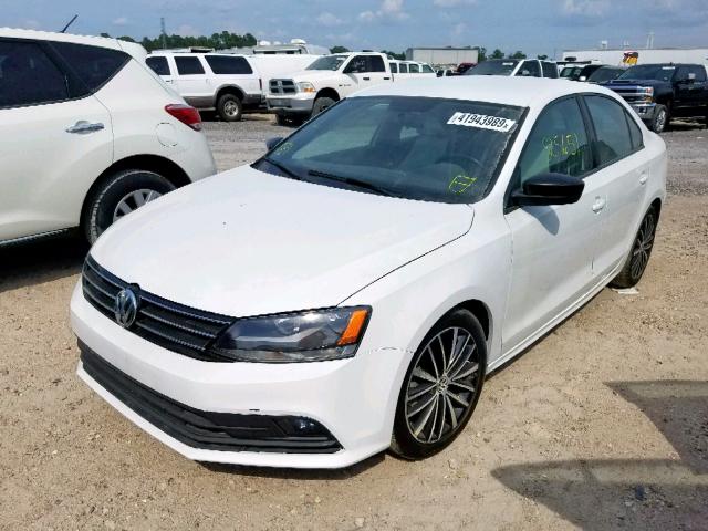 3VWD17AJ8GM289521 - 2016 VOLKSWAGEN JETTA SPOR WHITE photo 2