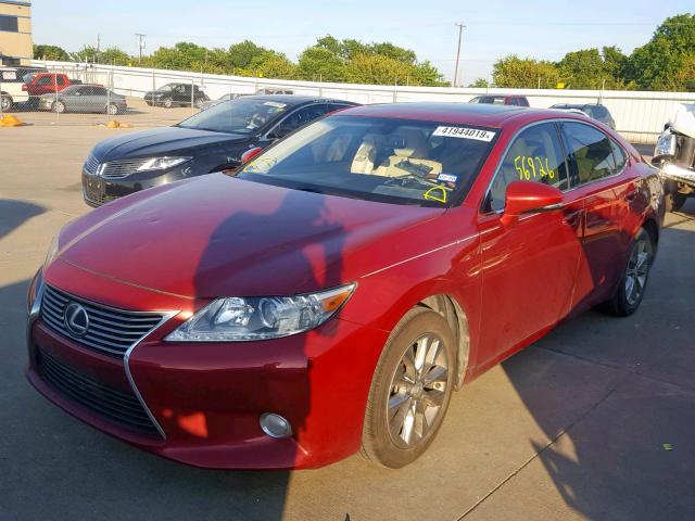 JTHBW1GG2F2086410 - 2015 LEXUS ES 300H MAROON photo 2