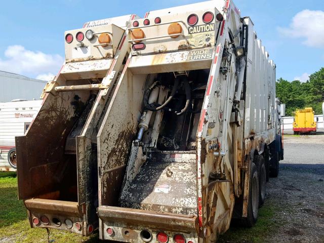 1M2AU04C49M002638 - 2009 MACK 600 LEU600 WHITE photo 4