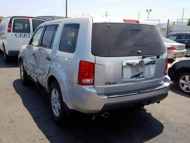 5FNYF3H21AB001427 - 2010 HONDA PILOT LX SILVER photo 3