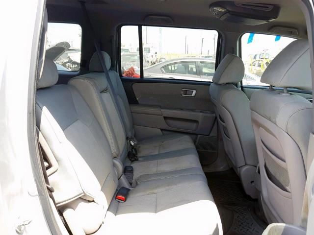 5FNYF3H21AB001427 - 2010 HONDA PILOT LX SILVER photo 6