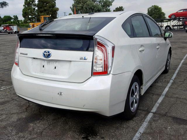 JTDKN3DU3F1972025 - 2015 TOYOTA PRIUS WHITE photo 4