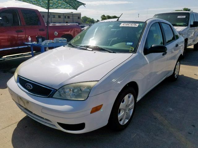 1FAFP34N07W191896 - 2007 FORD FOCUS ZX4 WHITE photo 2