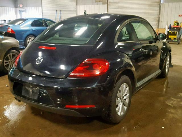 3VWFP7AT3EM629003 - 2014 VOLKSWAGEN BEETLE BLACK photo 4