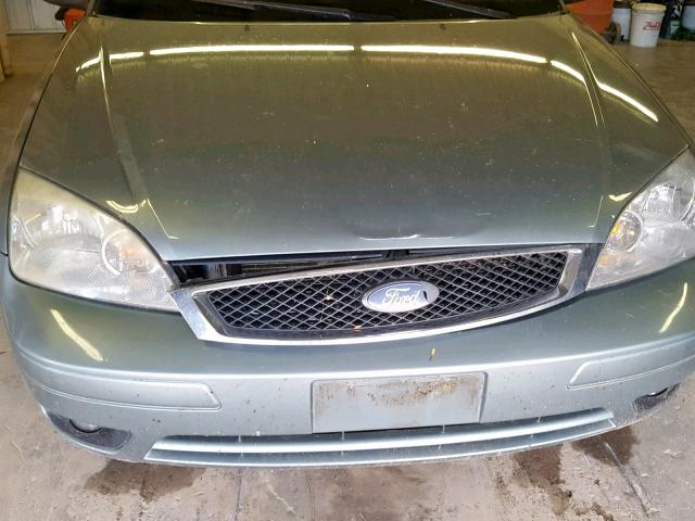 3FAFP37N65R133559 - 2005 FORD FOCUS ZX5 GREEN photo 9