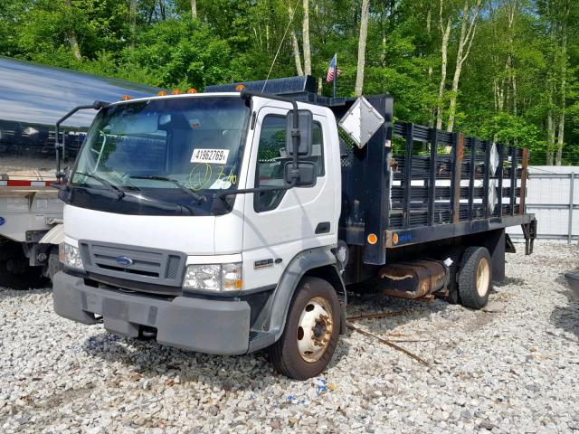 3FRLL45Z57V567232 - 2007 FORD LOW CAB FO WHITE photo 2