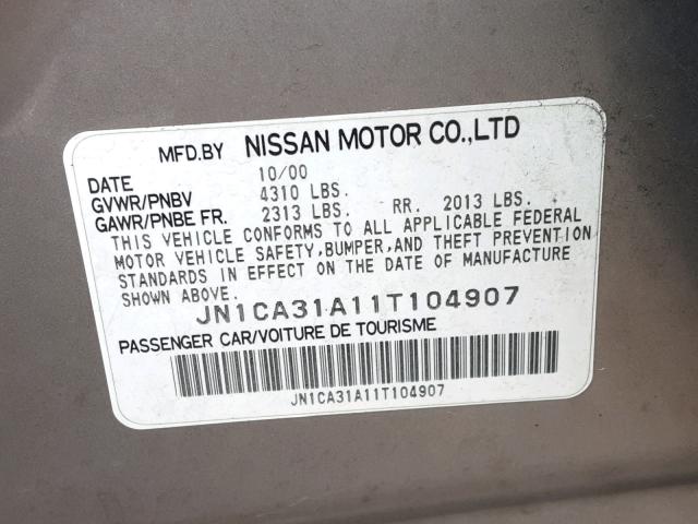 JN1CA31A11T104907 - 2001 NISSAN MAXIMA GXE SILVER photo 10