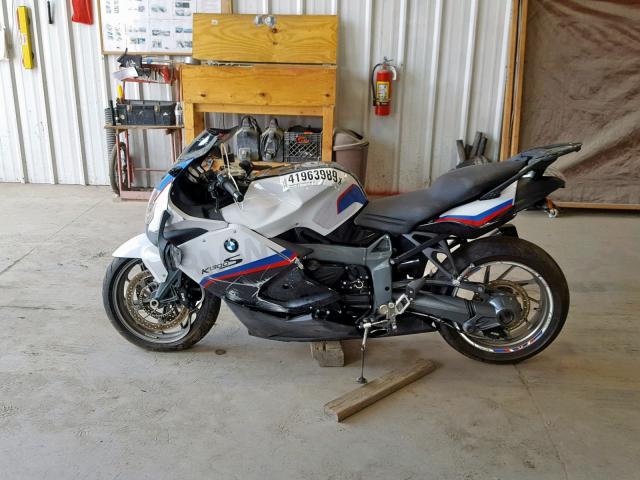 WB1050906GZV95542 - 2016 BMW K1300 S WHITE photo 9